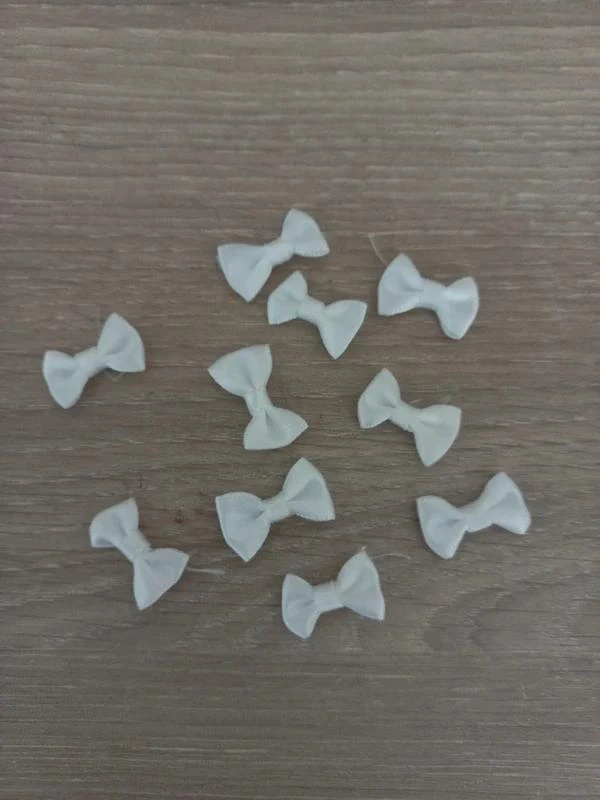 Lot De Petits Nœuds Blancs